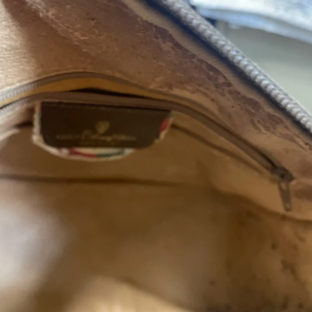 Authentic Vintage Gucci Bag - Picture 7 of 15